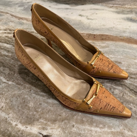 Stuart Weitzman NWOB Cork Pointed Toe Pumps - Gold Horsebit Detail - 10M - Picture 2 of 15